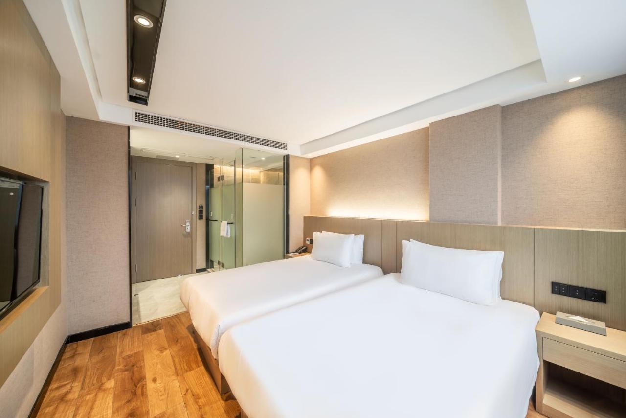 Hotel Ibis Styles Fuzhou WuYi Square Exterior foto