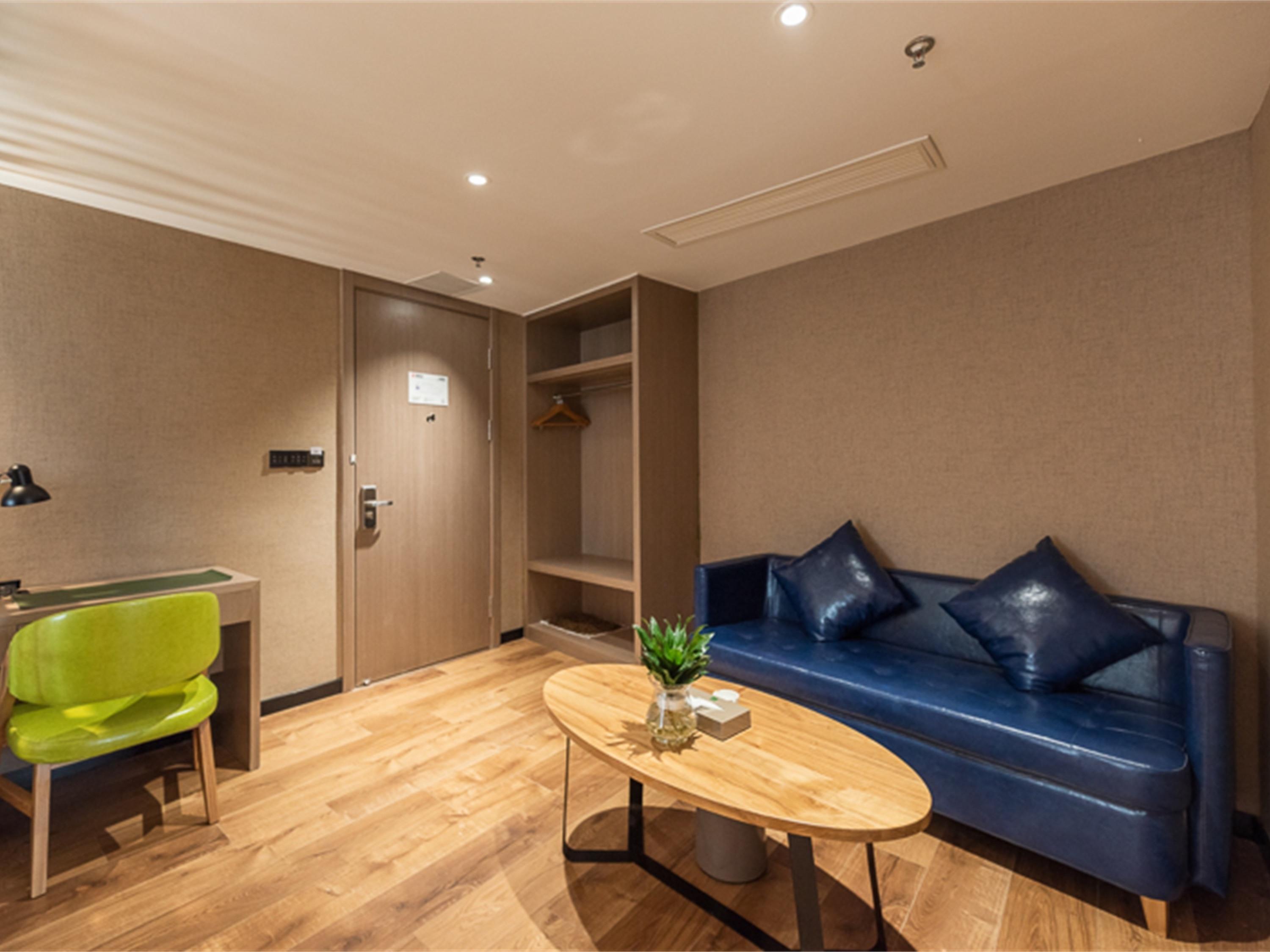 Hotel Ibis Styles Fuzhou WuYi Square Exterior foto