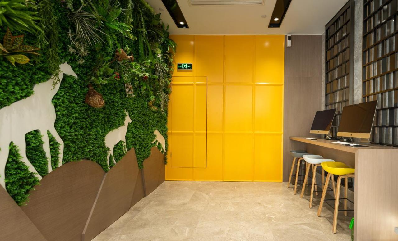 Hotel Ibis Styles Fuzhou WuYi Square Exterior foto