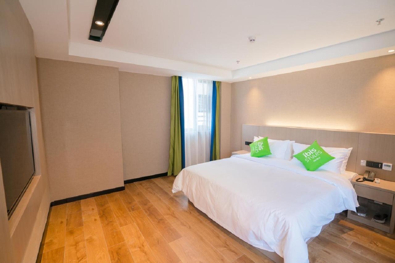 Hotel Ibis Styles Fuzhou WuYi Square Exterior foto